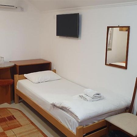 Rooms Gat Subotica Exterior foto