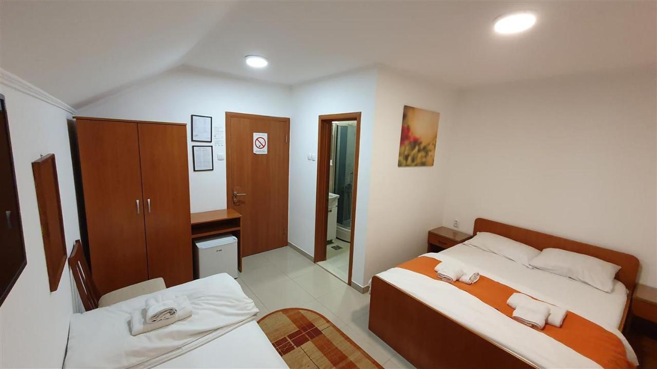 Rooms Gat Subotica Exterior foto