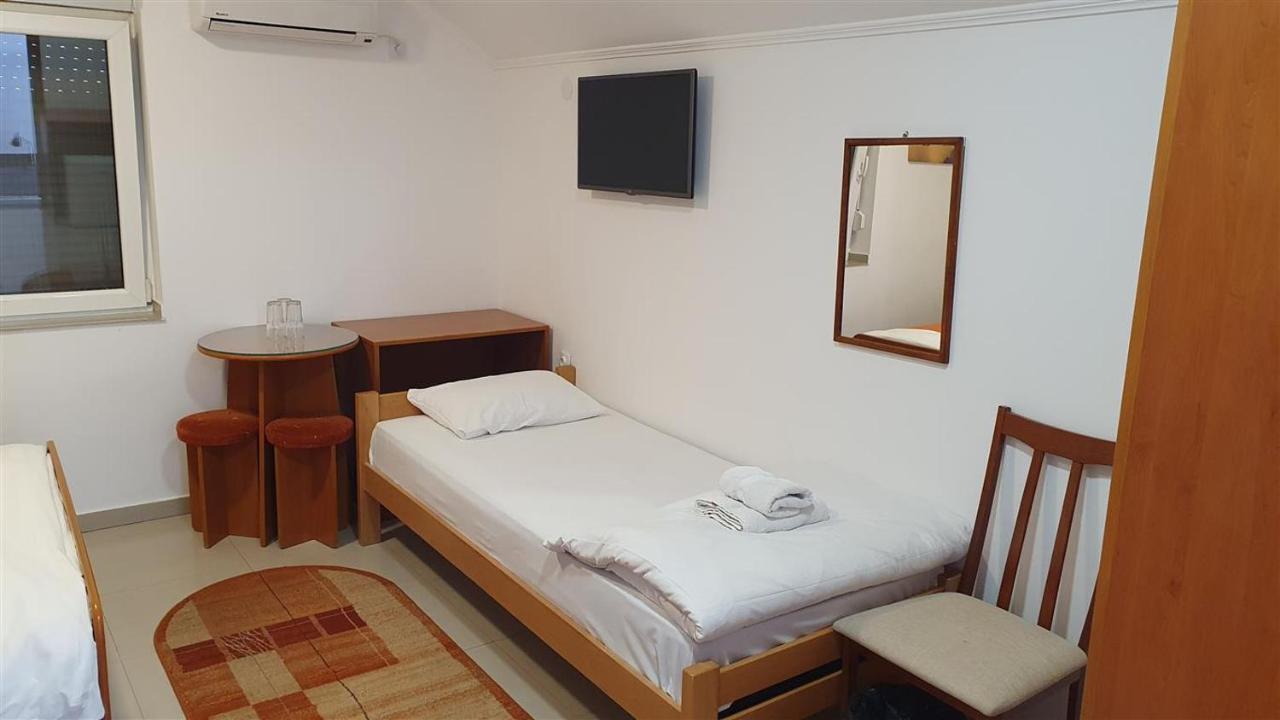 Rooms Gat Subotica Exterior foto