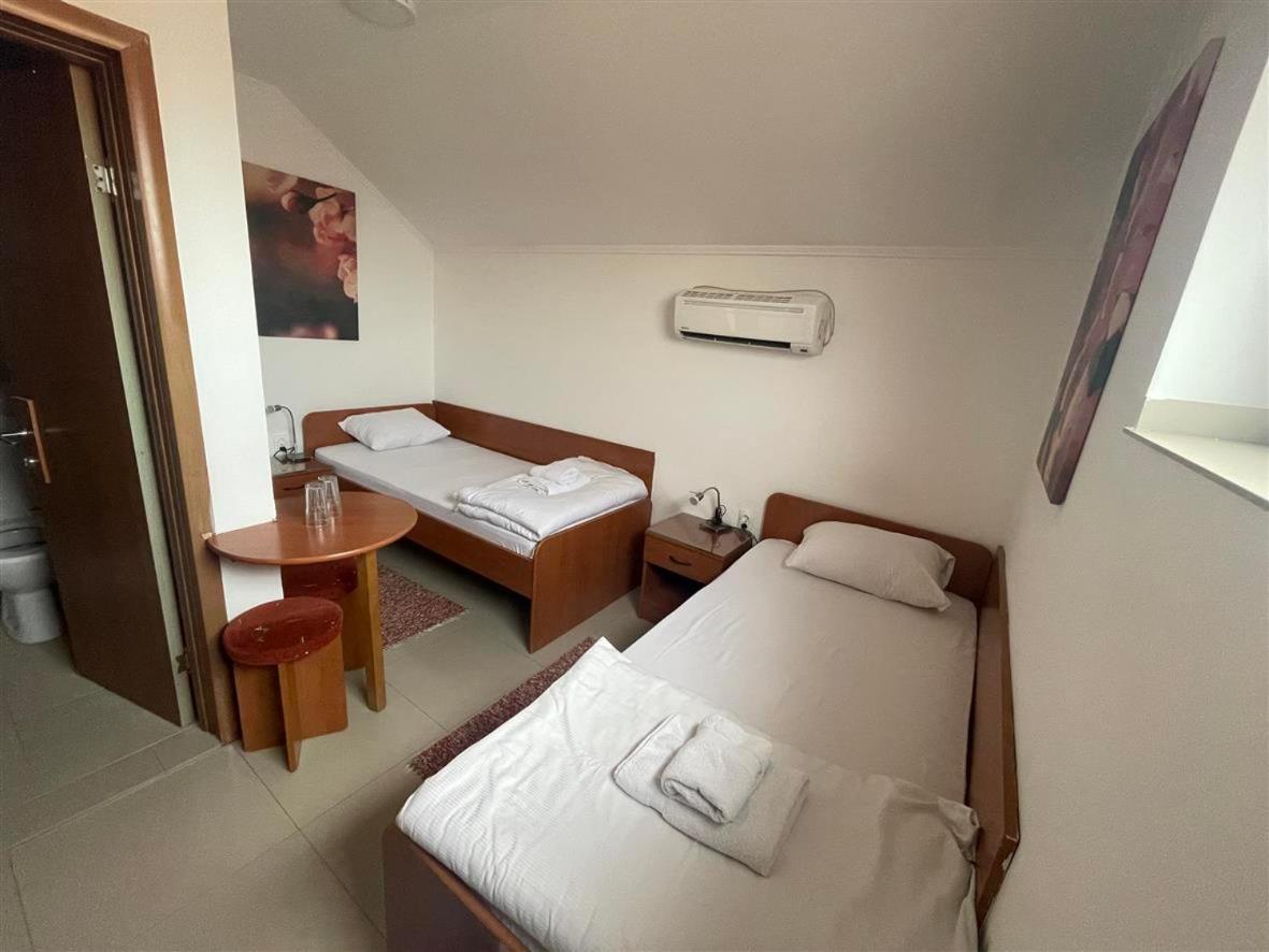 Rooms Gat Subotica Exterior foto