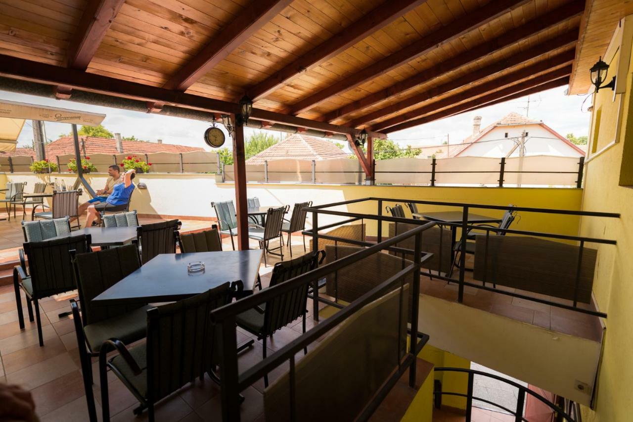 Rooms Gat Subotica Exterior foto