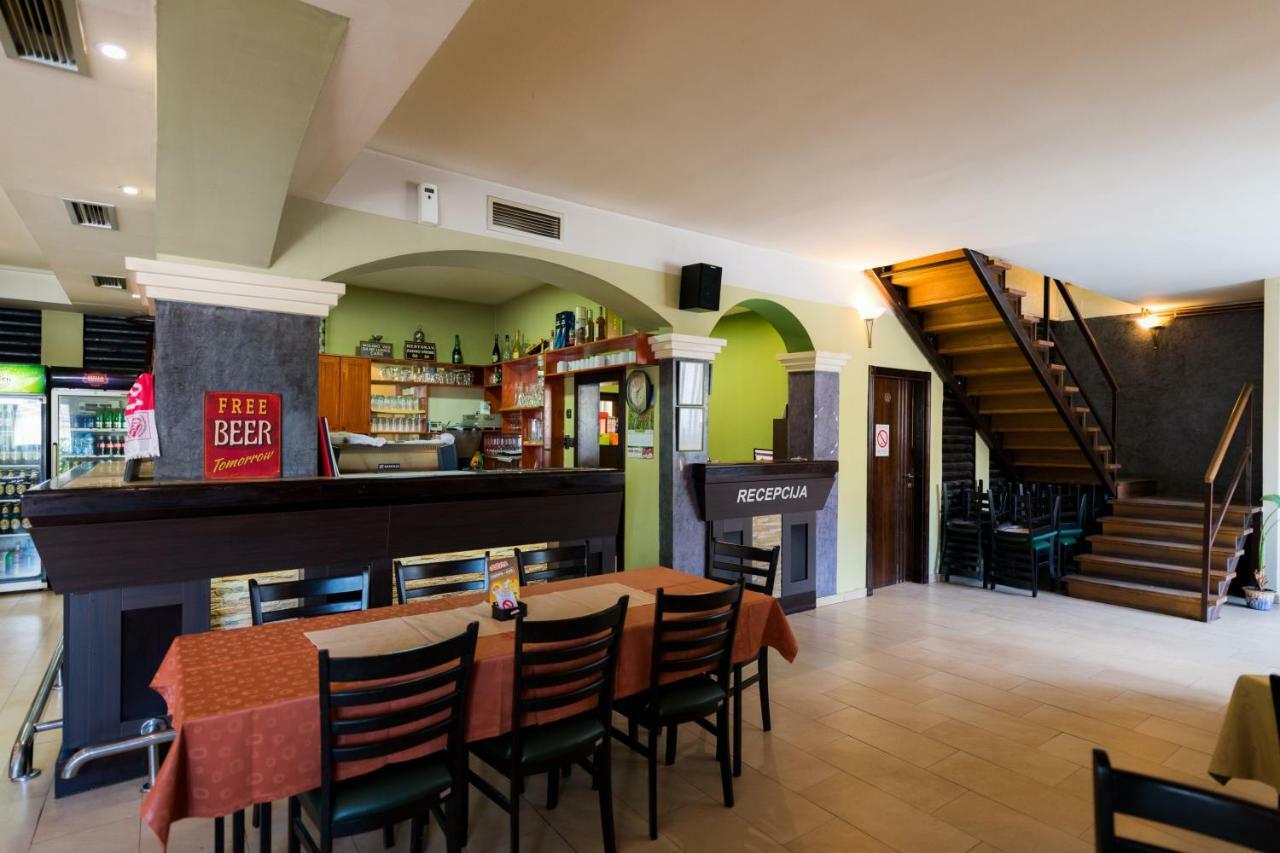 Rooms Gat Subotica Exterior foto