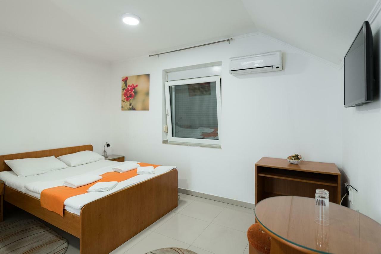 Rooms Gat Subotica Exterior foto